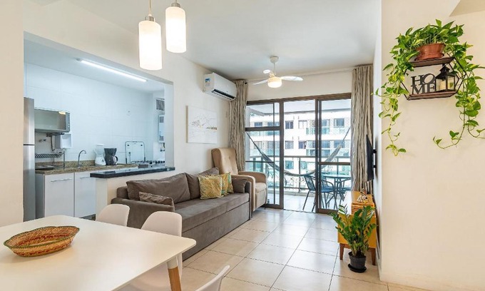 Recreio dos Bandeirantes Apartamento | Apartamento 2 Qto e Varanda em Condomínio Completo
