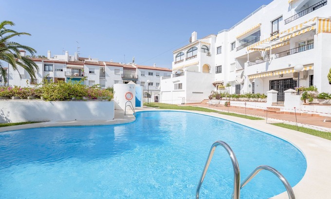 Nerja Apartamento | Apartamento "Alcazaba Zona Parador" Cerca de la Playa con Terraza y Piscina Compartida