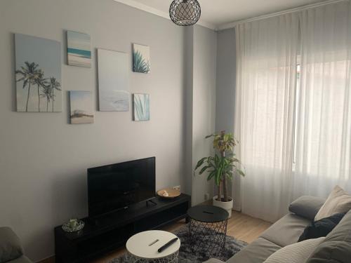 Pontedeume Apartamento | Apartamento céntrico a 1km de la playa.