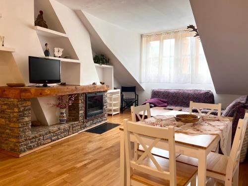 Rialp Apartamento | Apartamento Céntrico con Parking - L'Amfitriona