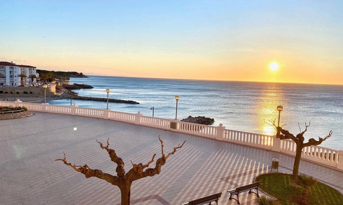Costa Dorada Condominio | Piso completo primera línea de playa Sea View Haus