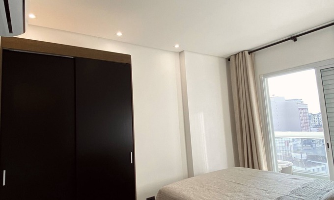 Guilhermina Apartamento | Apartamento com Piscina, Moderno e Luxuoso