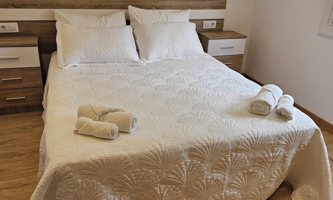 Vigo Apartamento | Apartamento con Patio en un Entorno Tranquilo a un Paso de la Ciudad