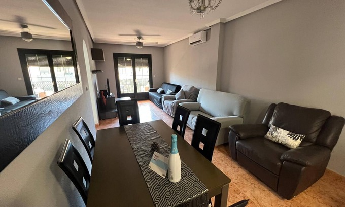 Los Alcazares Apartamento | Apartamento de lujo playa con solárium privado y barbacoa.