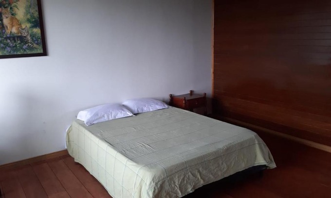 Calarca Apartamento | Apartamento de un ambiente, cocina, baño, acogedor, vista a zonas verdes