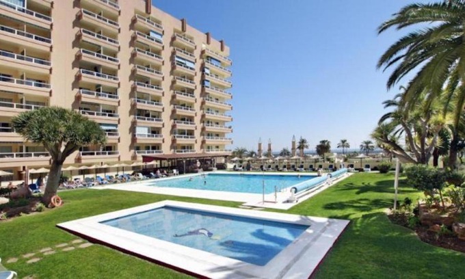 Fuengirola City Centre Apartamento | Apartamento El Albero Integrado en el Hotel PYR céntrico y en primera línea de playa
