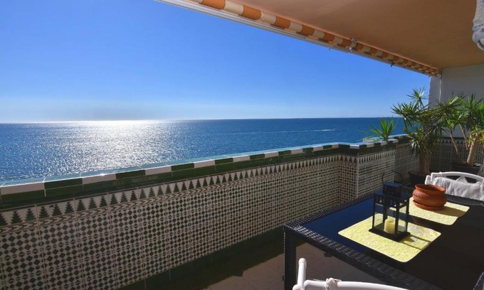 Benalmadena Apartamento | Apartamento en Playa Semi-Privada