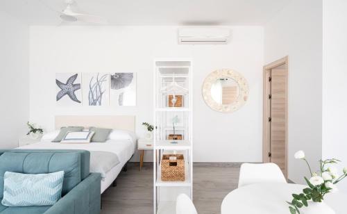 Rincon de la Victoria Apartamento | Apartamentos Marina Playa en 1º línea junto al mar