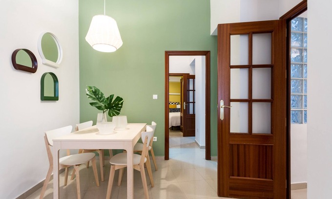 Encarnacion-Regina Apartamento | Piso ideal para familias con WIFI y climatizacion.