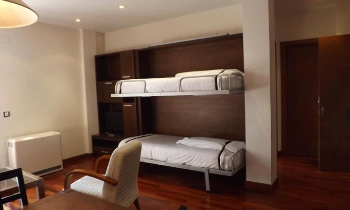 Villanua Apartamento | Apartamento familiar cerca de las pistas de esquí (admite mascotas)