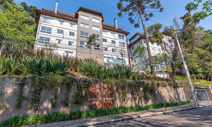 Floresta Apartamento | Apartamento Jardim da Serra IMPECÁVEL em Gramado