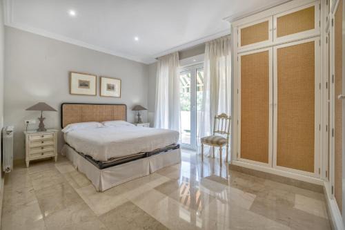 Distrito Norte Sierra Apartamento | Apartamento Los Tilos & Parking & Piscina