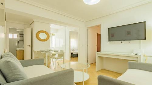 Leon XIII-Los Naranjos Apartamento | Apartamento Luz de Macarena en Sevilla