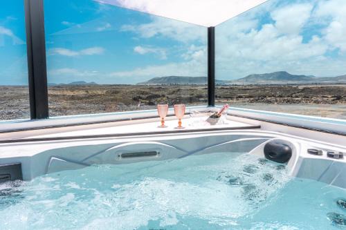 El Cotillo Apartamento | Apartamento moderno con jacuzzi y vista mar
