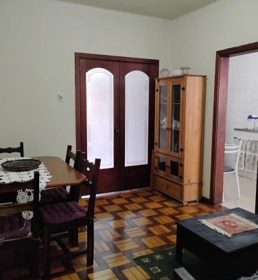 Petropolis Casa | Apartamento no Rio Branco, próximo ao Hospital de Clínicas