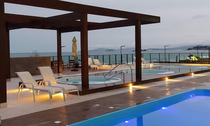Barra Velha Apartamento | Apartamento Pé na Areia com Piscinas e Jacuzzis