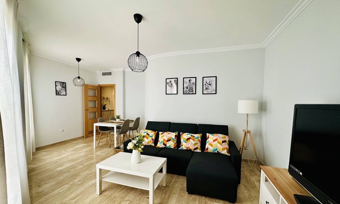 Distrito Sur Apartamento | Apartamento Parque Miraflores ¡A 5 min de la Mezquita Catedral!