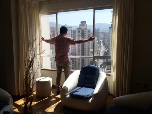 Downtown La Paz Apartamento | APARTAMENTO PRIVADO Piso 20a, CENTRICO, CERCA EMBAJADA USA, TELEFERICOS, MALLS, VISTAS 360, SOLEADO, ZONA SEGURA