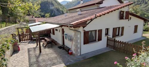 Penamellera Alta Apartamento | Apartamento Rural Rubó