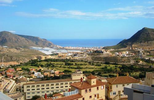 La Envia Apartamento | Apartamentos Deluxe Roquetas de Mar con Golf y Piscina Climatizada, Parking privado