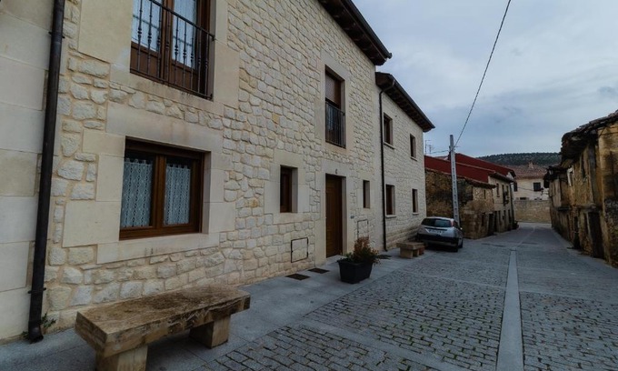 Santo Domingo de Silos Apartamento | Apartamentos & casas rurales Santo Domingo de Silos