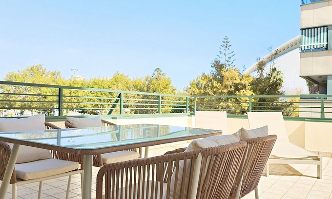 Ciutat de les Arts i les Ciencies Apartamento | APARTAMENTOS LAS CIENCIAS S. WIFI + PARKING + AIRE ACONDICIONADO