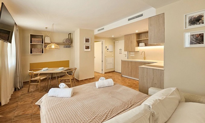 Ciutat de les Arts i les Ciencies Apartamento | APARTAMENTOS LAS CIENCIAS T. Wifi + Parking + Aire Acondicionado