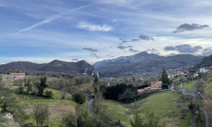 Santa Marina de Oblanca Apartamento | Apartamentos Las Caldas Golf a solo 15 minutos del centro de Oviedo