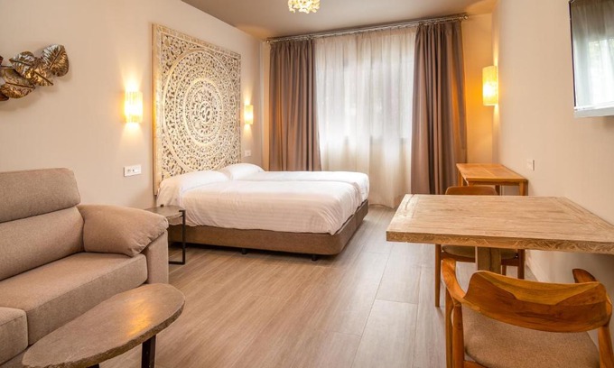 Parque Alcosa Apartamento | Apartamentos Sevilla Este by QHotels