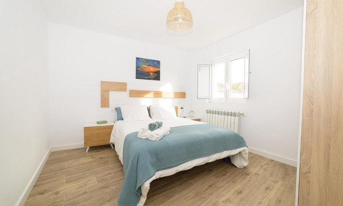 Ares Apartamento | Apartamentos turísticos Praia de Seselle, terraza y jardín a un paso de la playa
