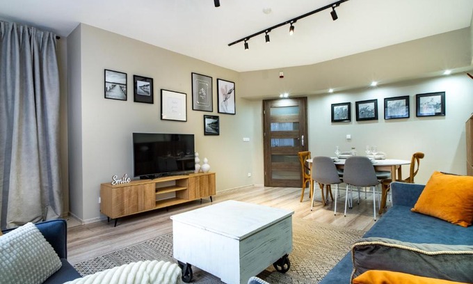 Radom Apartamento | ApartamentySnu, Słoneczny Standard z parkingiem, Centrum