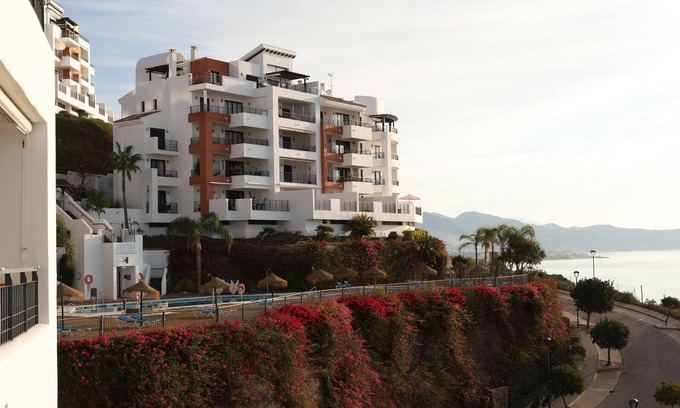 Torrox Costa Apartamento | Apartement Bruno Calaceite Escape to this beautifully located apartment.