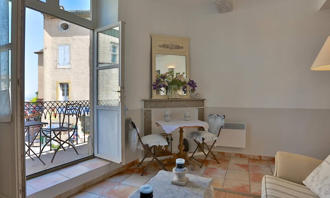 Gordes Apartamento | Inside Gordes-Apartamento-Apartamento-Baño con ducha