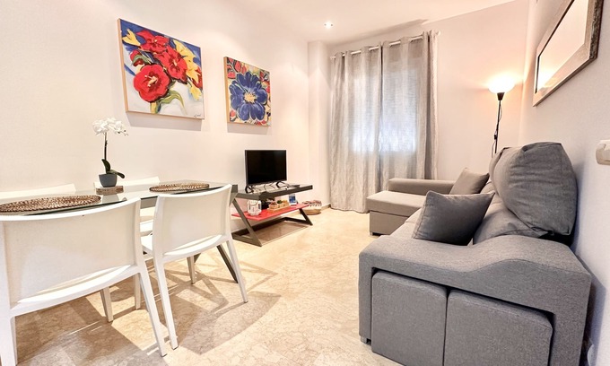 Bormujos Apartamento | ApartFlat® piscina, parking, wifi y mucho mas!