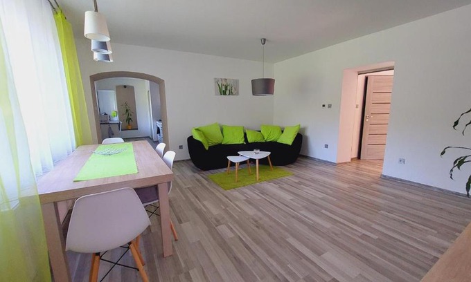 Nove Mesto nad Metuji Apartamento | Apartmán Budín - v klidu přírody, s parkováním
