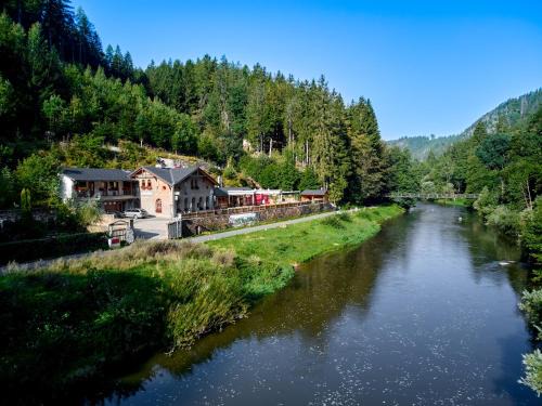 Loket Cama Y Desayuno | Apartmány Svatošské skály