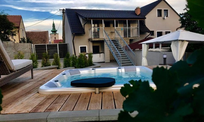 Pritluky Casa | Apartmány & Vinařství Káňa