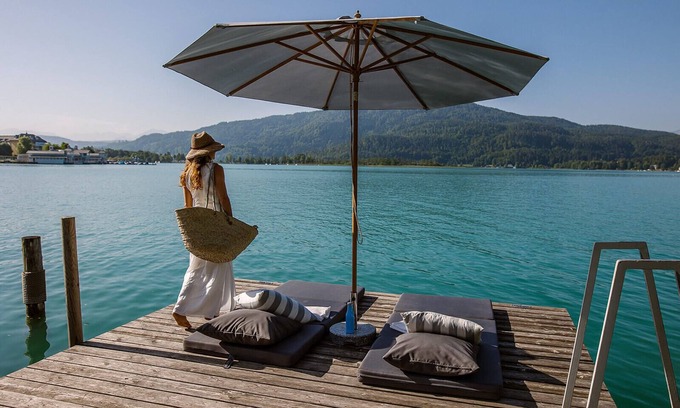 Poertschach am Woerthersee Apartamento | Apartment on Lake Wörthersee with 2 bedrooms, garden & private lake access
