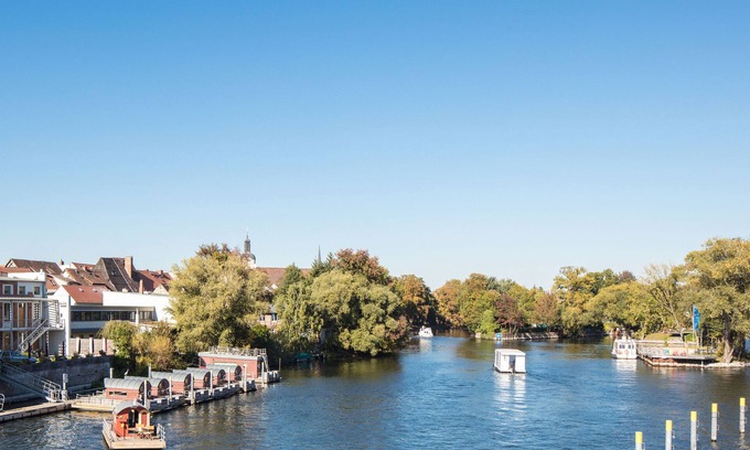 Brandenburg an der Havel Apartamento | Apartment am Wasser mit Hausfloß und Sauna zur Dauermiete