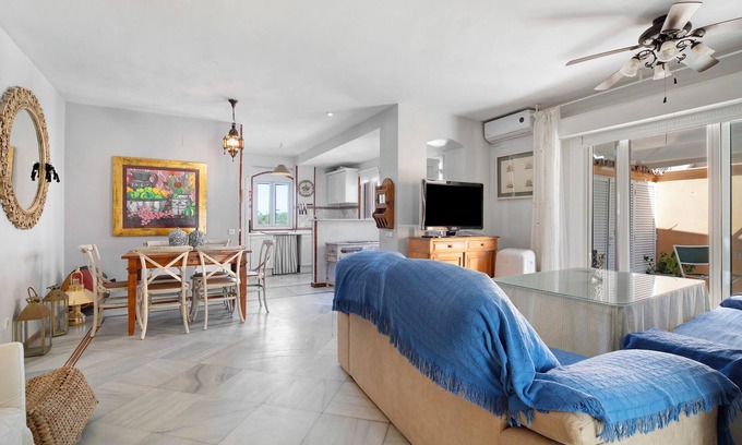 El Puerto de Santa Maria Apartamento | Apartamento 'Magnifico Piso En La Playa' Con Vistas Al Mar, Terraza Privada Y Wi-Fi
