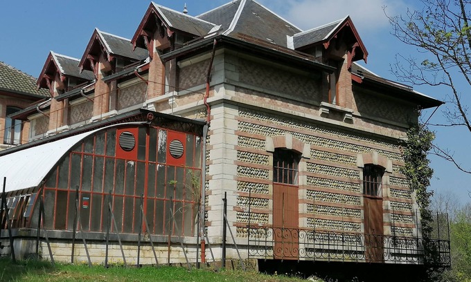 Saint-Geoire-en-Valdaine Apartamento | Apartment in the park of Château de Saint-Geoire
