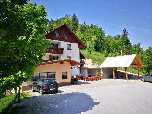 Gorenja vas-Poljane Apartamento | Apartma Teloh