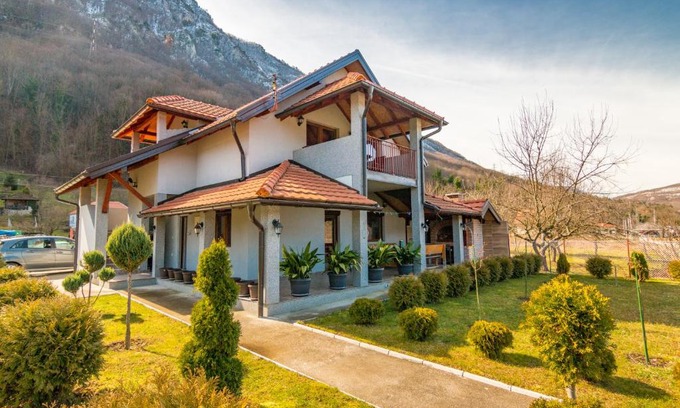 Perucac Apartamento | Apartman Lena