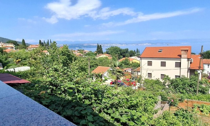 Ika Apartamento | Apartman Mariana by Villas Guide