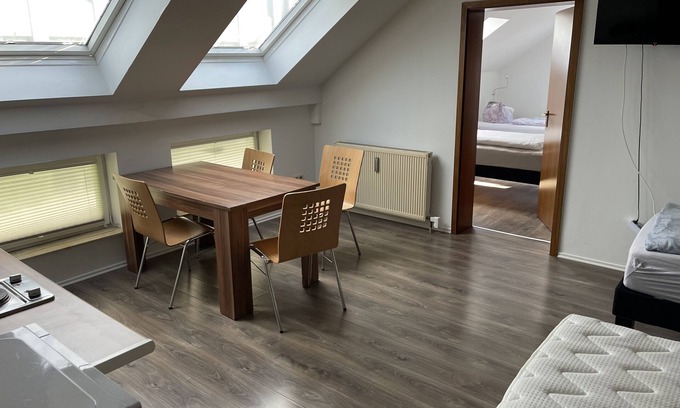 Fuldabruck Apartamento | Apartamento-Económico-Baño Privado-Vista a la Ciudad-Apartment für 4 Personen