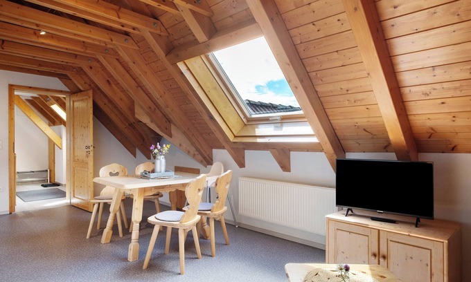 Schonach im Schwarzwald Apartamento | Apartamento 'Großzügiges Rehblick 75qm' con jardín compartido