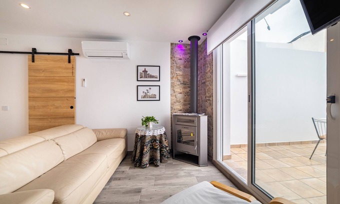 Lucainena de las Torres Apartamento | Apartamento 'Apartamento Deluxe Los Perez' con terraza privada, Wi-Fi y aire acondicionado