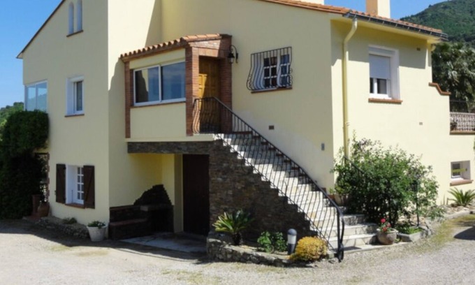 Montesquieu-des-Alberes Apartamento | Apartment in the heart of the Albères