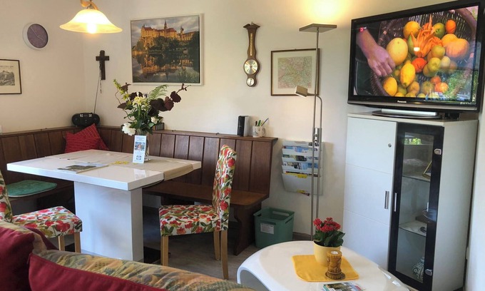 Bingen Apartamento | Apartamento 'Bantles Paterre Ferienwohnung' con terraza privada, jardín compartido y Wi-Fi