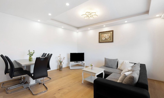 Piesteritz Apartamento | Apartamento 'Ferienwohnung Lutherstadt 2' con terraza compartida y Wi-Fi